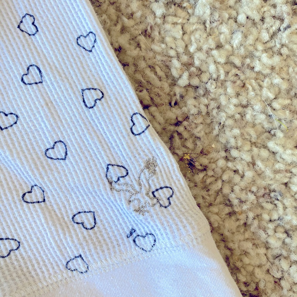 American eagle shirt - hearts